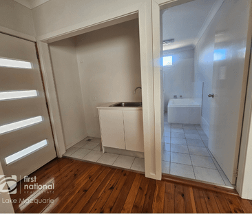 LIVE LIKE ROYALTY ON KING STREET - Photo 5