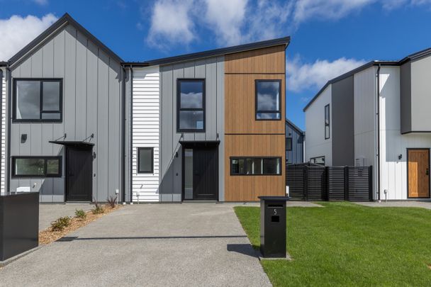 Wallaceville Living - Photo 1