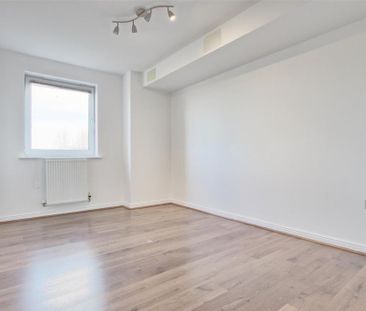 3 bedroom flat to rent - Photo 2