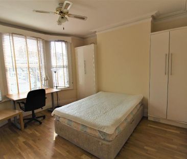 5 bedroom terraced house to rent - Photo 2