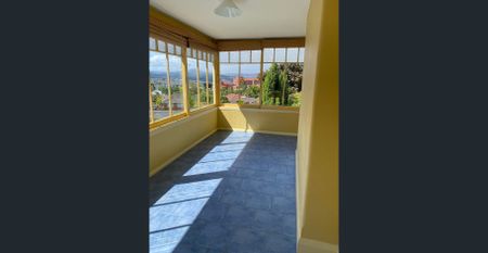 BEAUTIFUL SUNNY FAMILY HOME IN MOUNT STUART - Photo 5