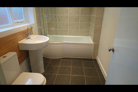 3 Bed Terraced House, Raymond Road, LE3 - Photo 5