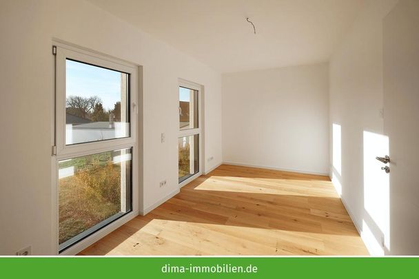 Reihenhaus mit 3 Ebenen inkl. Einbauküche, Garten, Terrasse, Tageslichtbad, Stellplatz u.v.m. - Photo 1