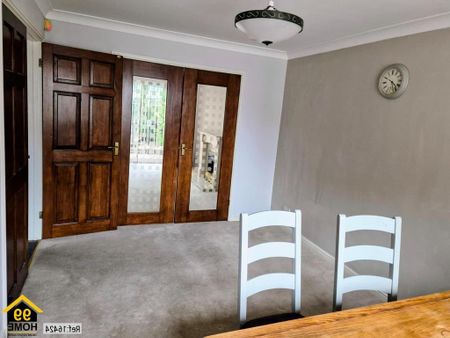 4 bedroom detached house to rent - Photo 3