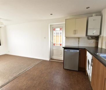 3 bedroom detached house to rent - Photo 5