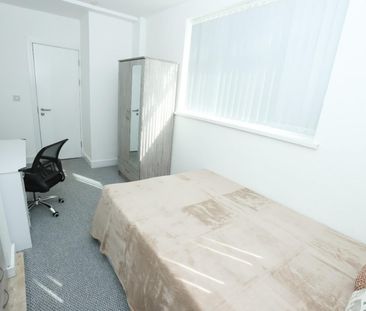 5 bedroom House To Let Total Size: 1292 SQ FT - Photo 1