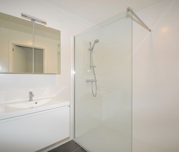 Modern- & lichtrijk 2-slk. app met Z-gericht terras & garage - Photo 3