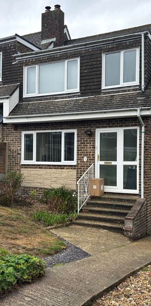 3 bedroom semi-detached house to rent - Photo 2