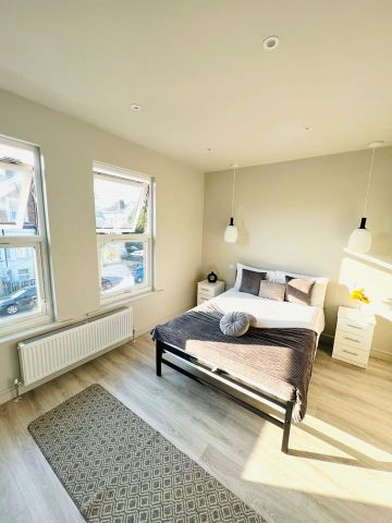 3 Bed Flat, Prince Road, SE25 - Photo 5