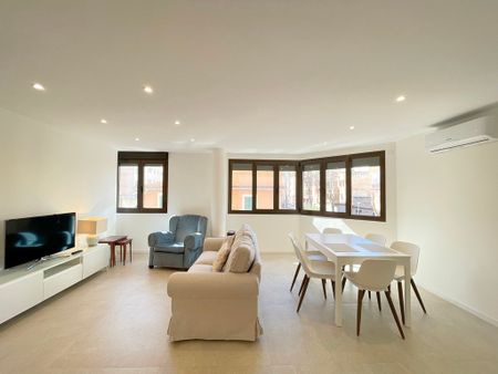 Nuevo a estrenar, apto soleado, 3 dormitorios, 2 baños, semi amueblado, posibilidad de parking, zona calle Industria Palma. - Photo 3