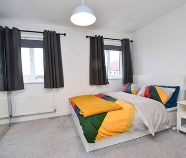 Elmwood Park Gardens, Newcastle Great Park - Photo 4