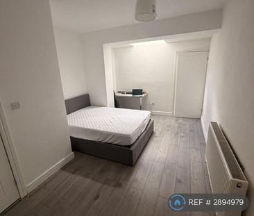 1 bedroom in a house share to rent - Photo 4