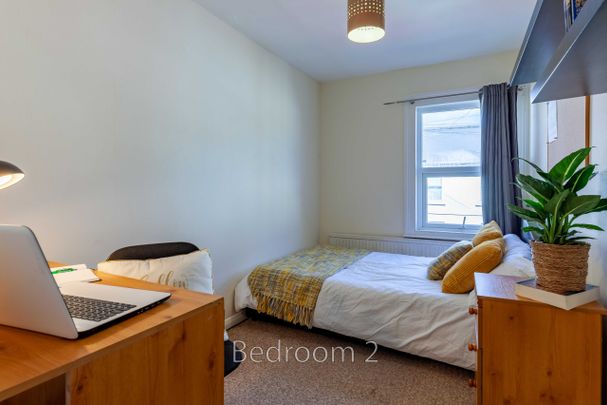 Room 1 - Photo 1