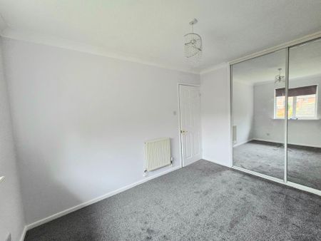4 bedroom semi-detached house to rent - Photo 2