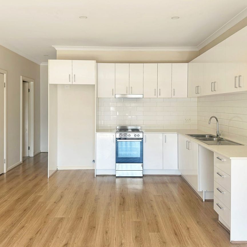 POSITION PERFECT! - Photo 1