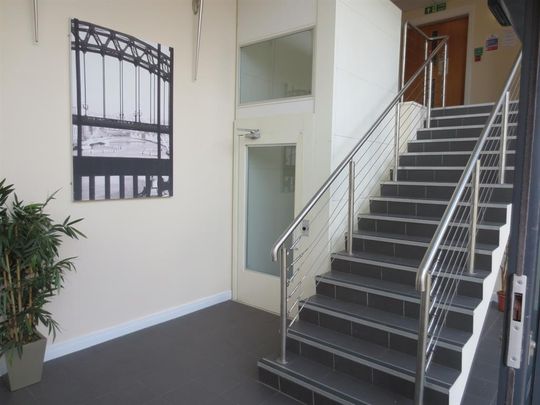 2 bedroom flat to rent - Photo 1