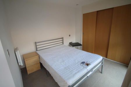 1 bedroom flat to rent - Photo 2