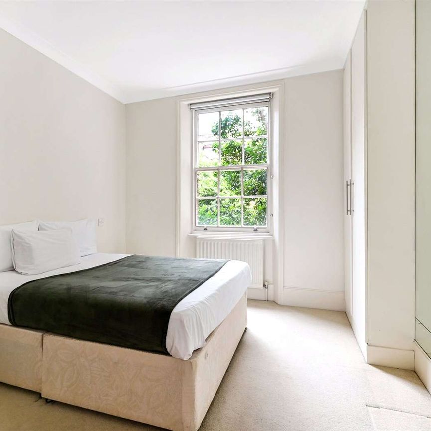 A very good first floor one bedroom flat with excellent light - Photo 1