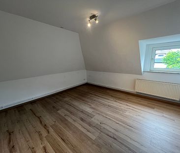 Gemütliche 3-Zimmer Dachgeschosswohnung in Rheda - Photo 2