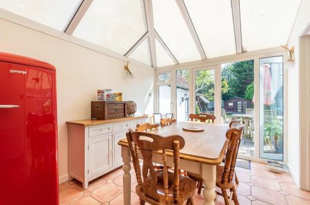 4 bedroom detached house to rent - Photo 3