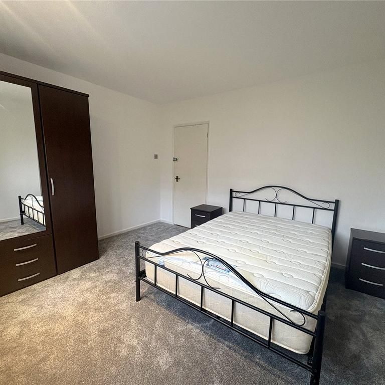 3 bedroom apartment to rent - Photo 1