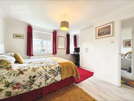 1 bedroom ground flat to rent - Photo 2