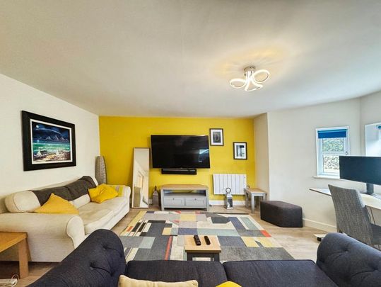 2 bedroom flat to rent - Photo 1