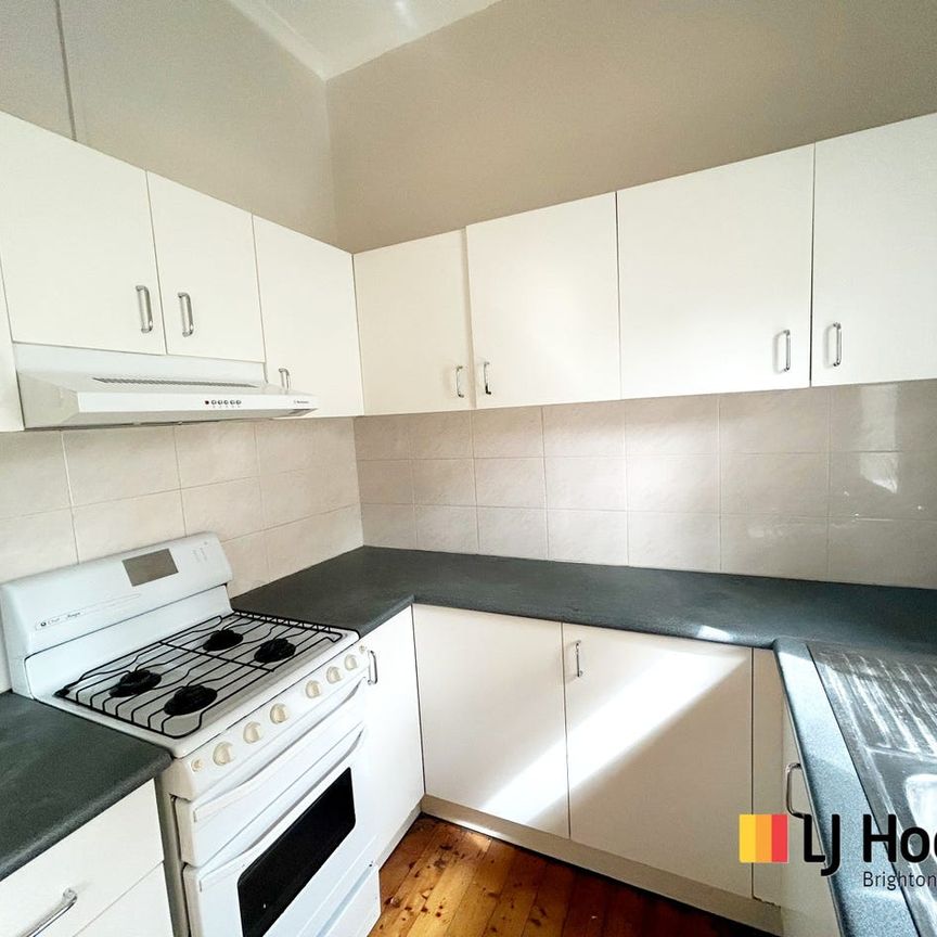 ART DECO BEAUTY WITH MODERN TOUCH! - Photo 1