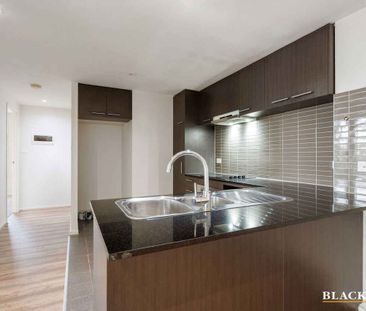 Belconnen Town Centre apartment - Photo 1
