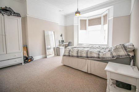 2 Bedroom Flat - First Floor - Photo 4