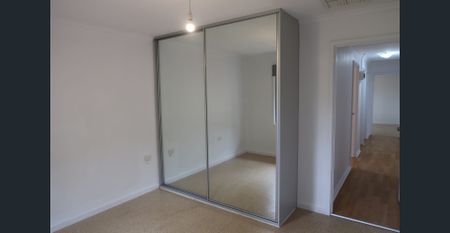 Newly renovated - Photo 5