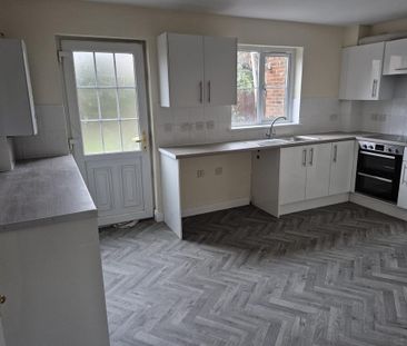 3 bedroom link detached house to rent - Photo 2