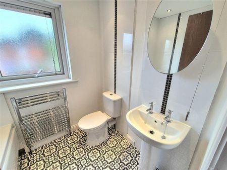 3 bedroom end of terrace house to rent - Photo 4