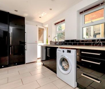 5 bedroom terraced house to rent - Photo 3
