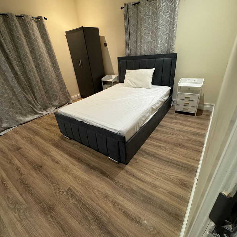 1 bedroom in a house share to rent - Photo 1