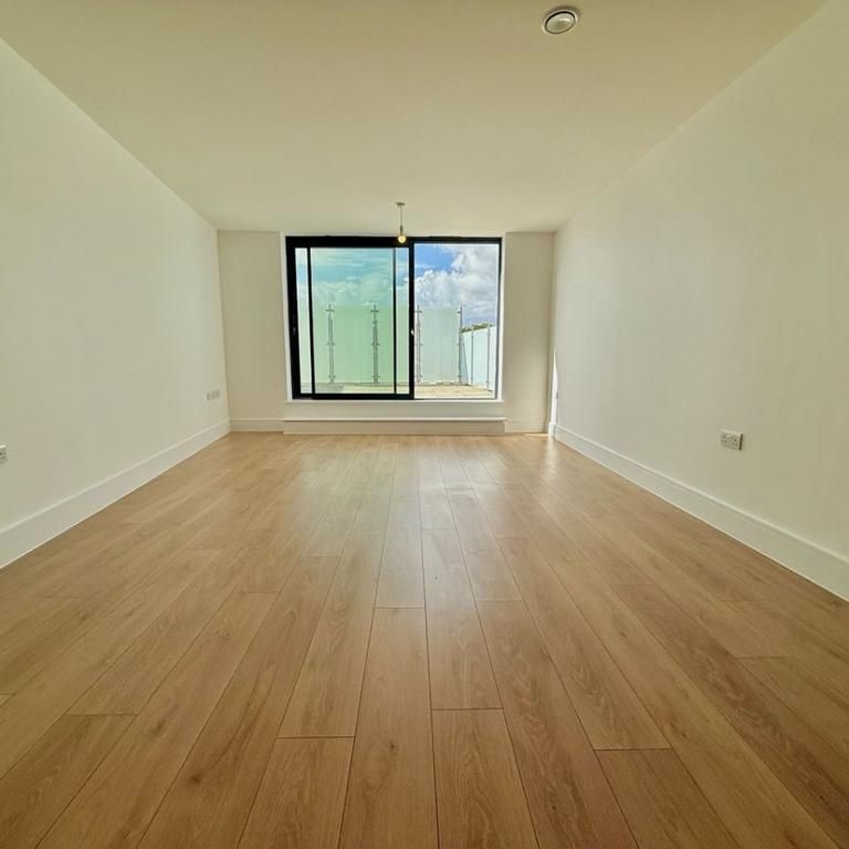 3 bedroom flat to rent - Photo 1