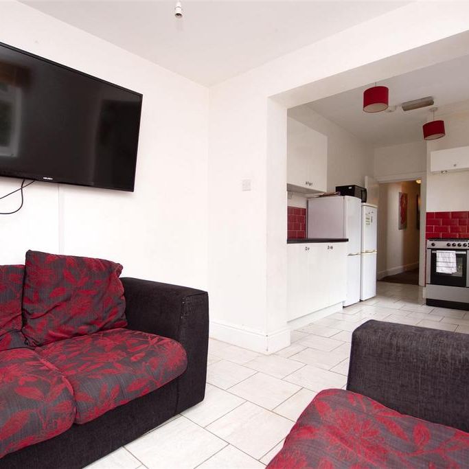 5 bedroom house to rent - Photo 1