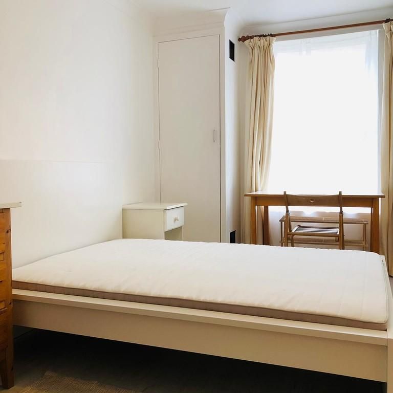 4 bedroom terraced house to rent - Photo 1