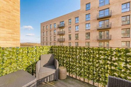 Moorhen Drive, Hendon, NW9 - Photo 2