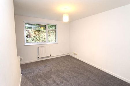 2 bedroom maisonette to rent - Photo 2