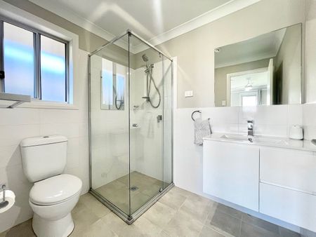 Stunning Family Home! - Photo 3