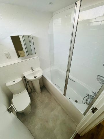 Room in a Shared Flat, Stunning Double Room In Notting Hill, W11 - Photo 5