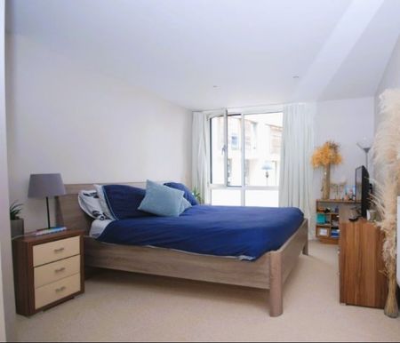 2 Bed Flat, London, SW9 - Photo 3