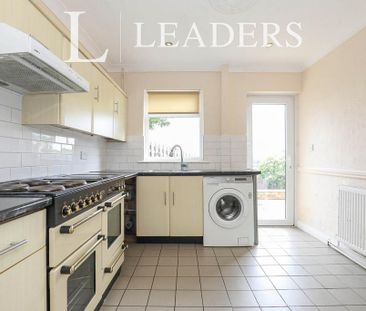 3 bedroom semi-detached house to rent - Photo 1