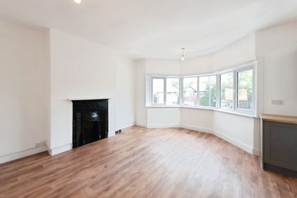 Bitterne Road West, Southampton - Photo 1
