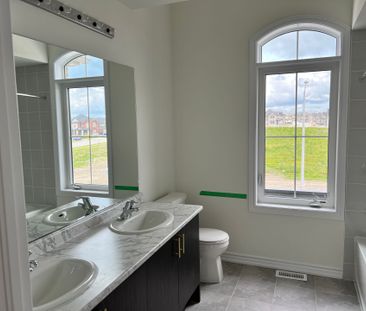 For Lease - 1099 Cole Street, Innisfil, Ontario - Photo 3