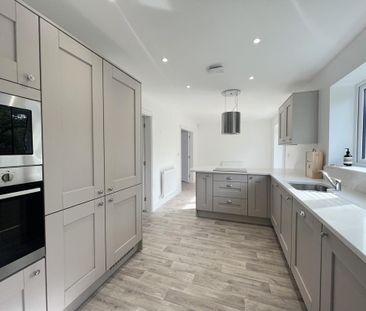 4 bedroom detached house to rent - Photo 5
