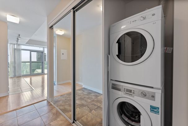 For Lease - 12 York Street Unit# 4205, Toronto, Ontario - Photo 1