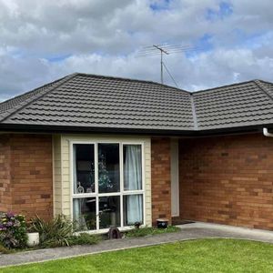 Spacious Family Retreat – Modern Living in a P... - Photo 2