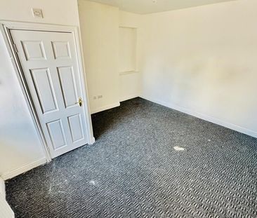 Cinder Bank, Dudley, DY2 9AL - Photo 4